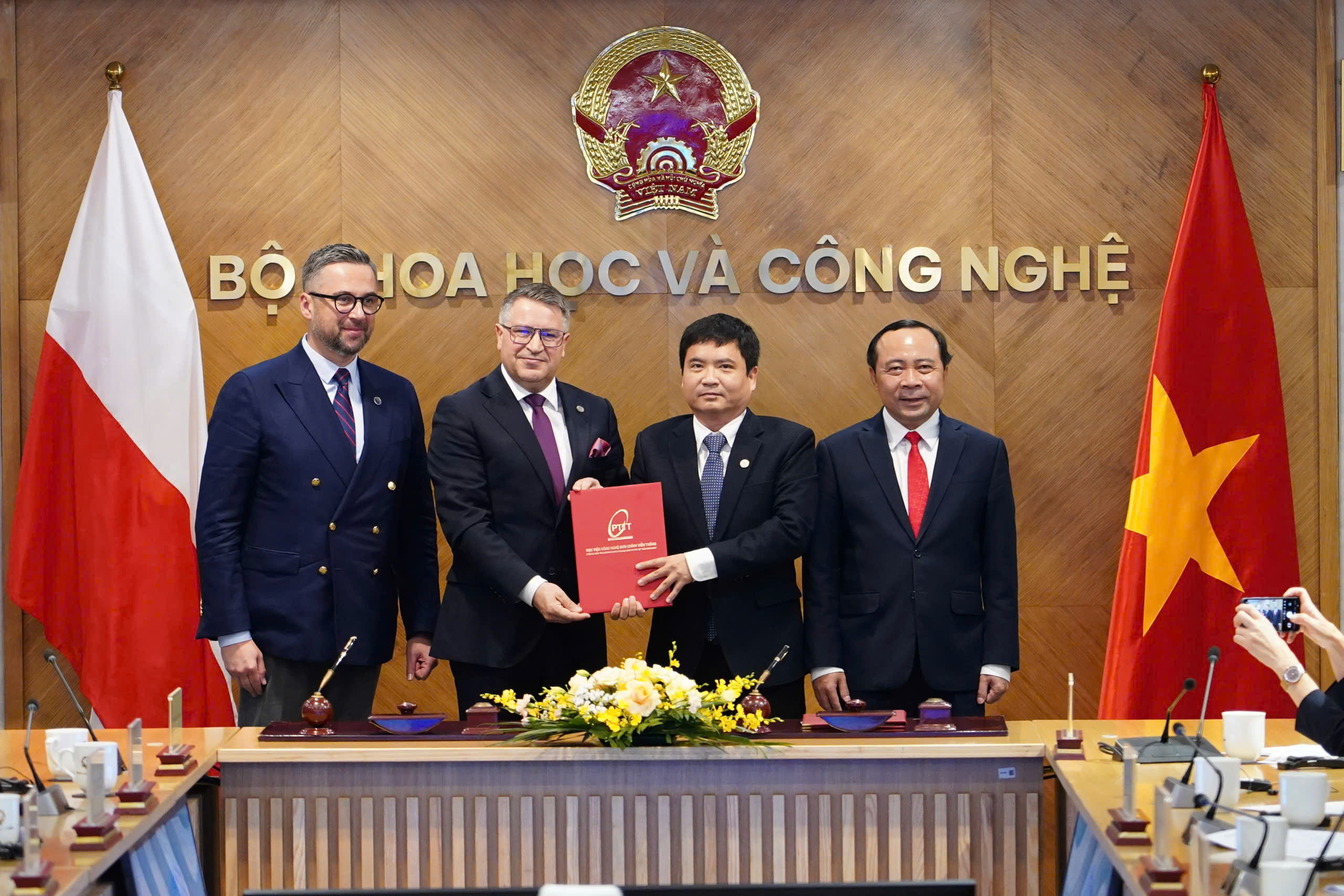 Việt Nam &ndash; Ba Lan: Th&uacute;c đẩy nghi&ecirc;n cứu c&ugrave;ng giải quyết c&aacute;c vấn đề chung - Ảnh 6.