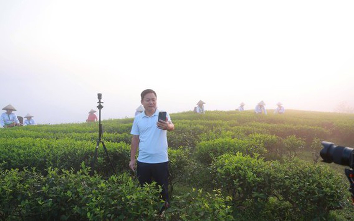 Bí thư Long Cốc kể chuyện bằng công nghệ số