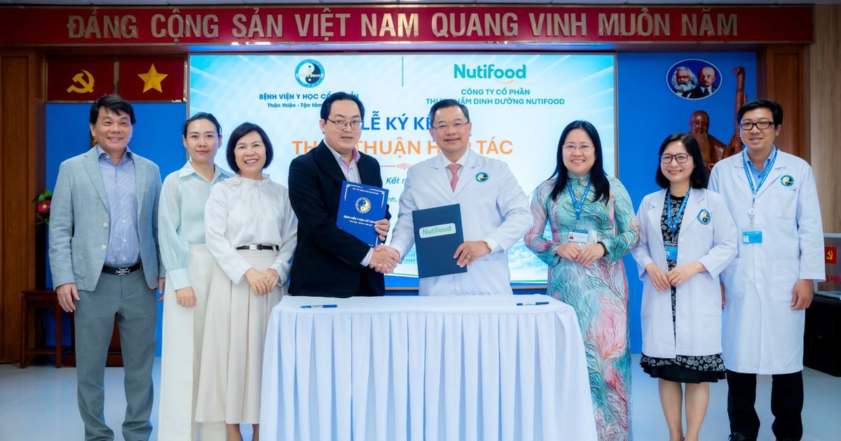 Nutifood và Bệnh viện Y học cổ truyền TPHCM hợp tác phát triển giải pháp dinh dưỡng từ dược liệu Việt
