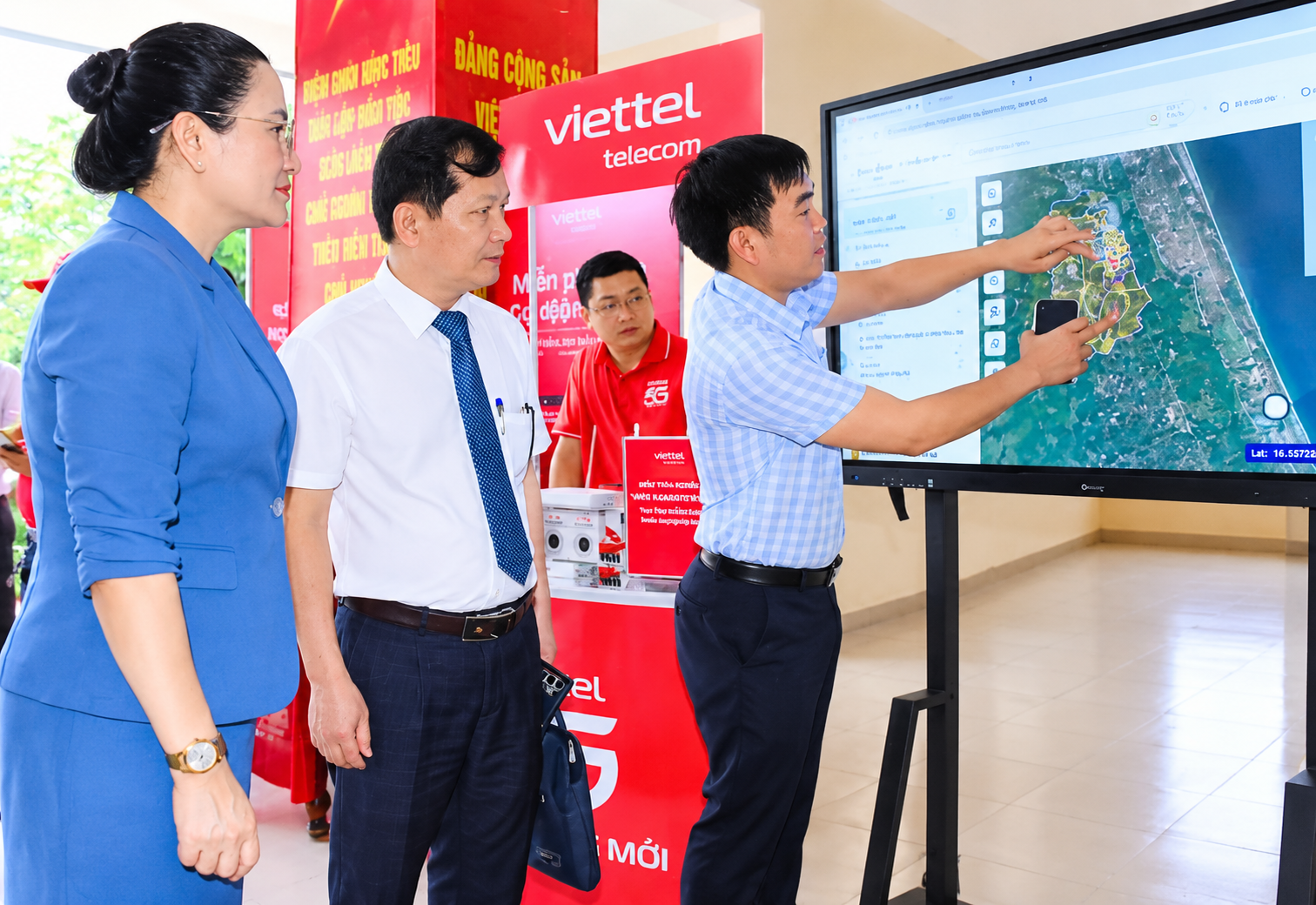 Quảng Ng&atilde;i đưa c&ocirc;ng nghệ số đến gần người d&acirc;n từ những m&ocirc; h&igrave;nh thiết thực- Ảnh 3.
